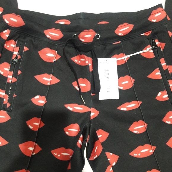 NWT Allover Lips print Jacket & Pant Set  S/M/L/XL - Picture 10 of 12
